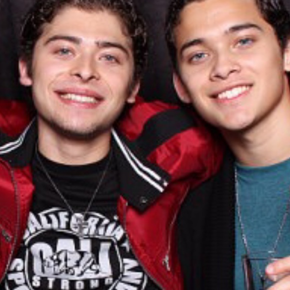 CALI Strong Original Black T-Shirt - Picture 4 of 4